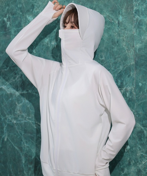 TeddyShop（テディショップ）の「【UVカット率99.9%以上/UPF50+/フード＆フェイスガード搭載】長袖サムホール付きジップアップラッシュガードトップス レディース水着（パーカー・レディース・ネイビー/ホワイト/ブラック・S/M/L）」の4枚目の写真