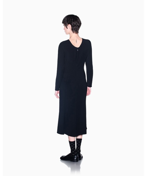 ARMANI EXCHANGE（アルマーニエクスチェンジ）の「【A|X アルマーニ エクスチェンジ】＜オンライン限定＞axロゴ フィット＆フレア ミディワンピース（ワンピース・レディース・ブラック・0/6/4/2）」の4枚目の写真