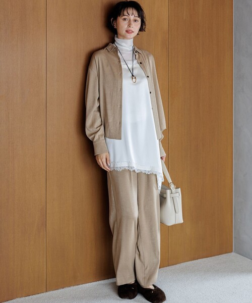 23区 S（ニジュウサンクチイサイサイズ）の「アシンメトリーヘム サテンレース キャミソール（キャミソール・レディース・ブラック系/グレー系/アイボリー系・32）」の19枚目の写真