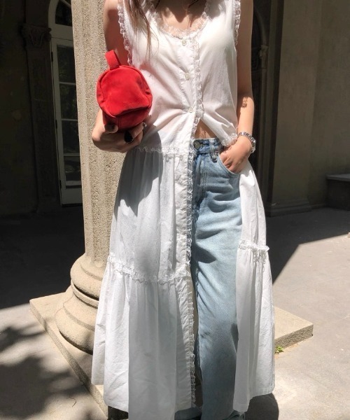 Alvia(アルビア)の「ティアードワンピース 袖なし(ロング丈)(シャツワンピース・レディース・ホワイト/ライトブルー・M)」の4枚目の写真