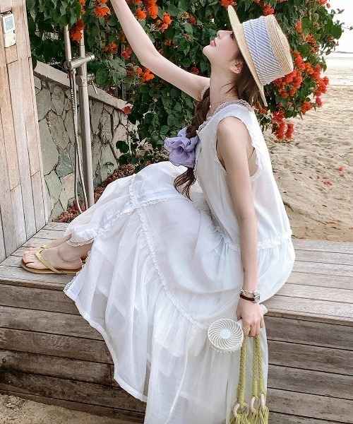 Alvia(アルビア)の「ティアードワンピース 袖なし(ロング丈)(シャツワンピース・レディース・ホワイト/ライトブルー・M)」の7枚目の写真