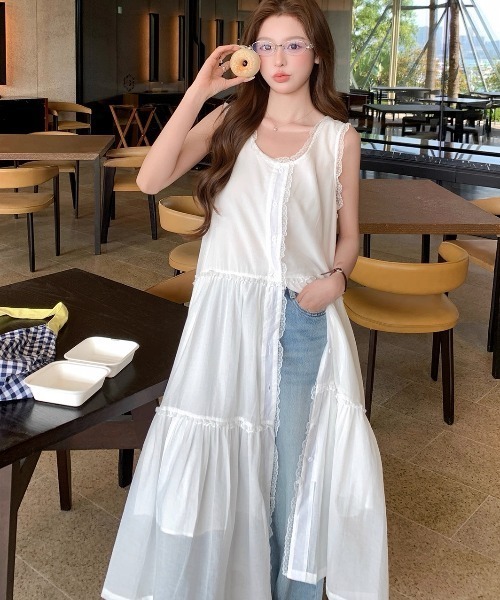 Alvia(アルビア)の「ティアードワンピース 袖なし(ロング丈)(シャツワンピース・レディース・ホワイト/ライトブルー・M)」の8枚目の写真