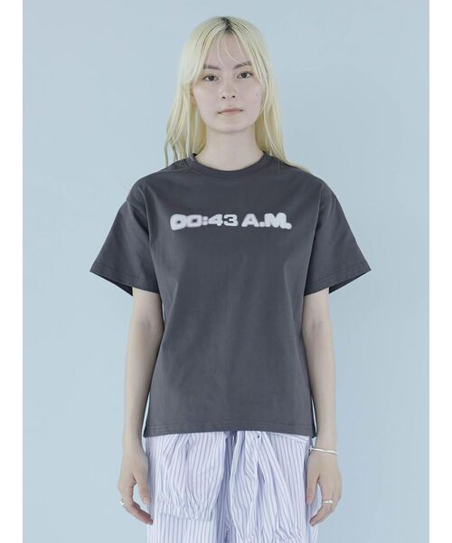:ETHROF（イーサオブ）の「TIME LOGO PRINT T-SHIRT（Tシャツ/カットソー・レディース・グレー系/ホワイト・FREE）」の16枚目の写真