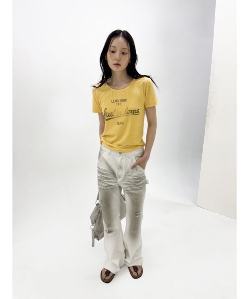 DEFGARMENTS(デフグラメンツ)の「WASHED BUCKLE FLARE DENIM (WHITE)(デニムパンツ・レディース・その他・SMALL/MEDIUM/LARGE)」の3枚目の写真