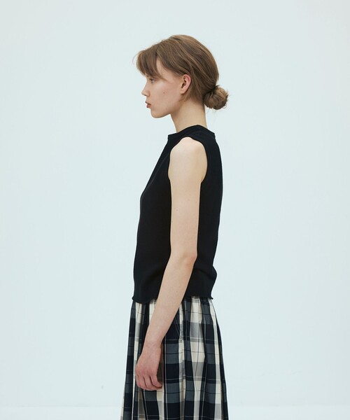v::room(ヴィルーム)の「V::room コットンバイアスフリース ノースリーブプルオーバー(Tシャツ/カットソー・レディース・ブラック/ホワイト・FREE)」の5枚目の写真
