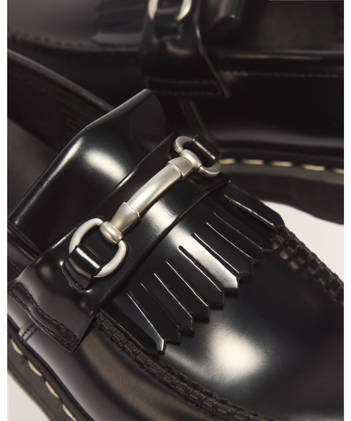 Dr. Martens(ドクターマーチン)の「Dr. Martens/ドクターマーチン ADRIAN SNAFFLE GS タッセル ローファー 44084001(ローファー・レディース・ブラック・UK6/UK5/UK10/UK9/UK8/UK7/UK11/UK4/UK3/UK13/UK12)」の4枚目の写真