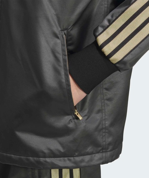 adidas(アディダス)の「Stadium Gold レギュラーフィットクライマウォーム メッシュ裏地付きウーブン フルジップ ジャケット / ジャージ / アディダス adidas(ジャージ・メンズ・ブラック×ゴールド・MEDIUM/SMALL/LARGE/3XL/XX-LARGE/X-LARGE/X-SMALL)」の6枚目の写真