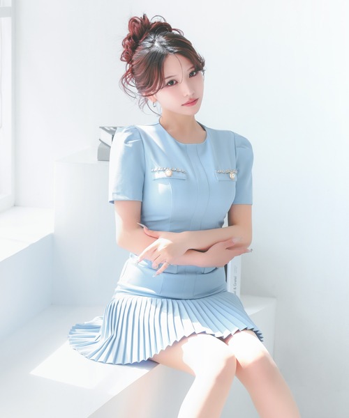 Tika(ティカ)の「キャバドレス ミニ フレア 半袖 パールボタン フェイクポケット ゴールドチェーン プリーツスカート ドレス キャバワンピ(ワンピース・レディース・アイボリー/ライトブルー・XXL/L/M/S/XL)」の3枚目の写真