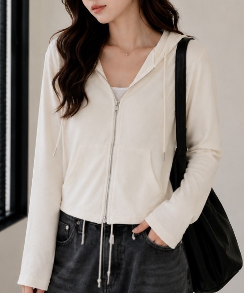 CLOTHY（クロシィ）の「【さらっと羽織れる薄手素材♪】ダブルZIP ショート丈 カットソー パーカー 秋服（パーカー・レディース・アイボリー/グレー/ブラック・FREE）」の2枚目の写真