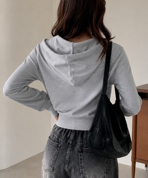 CLOTHY（クロシィ）の「【さらっと羽織れる薄手素材♪】ダブルZIP ショート丈 カットソー パーカー 秋服（パーカー・レディース・アイボリー/グレー/ブラック・FREE）」の13枚目の写真
