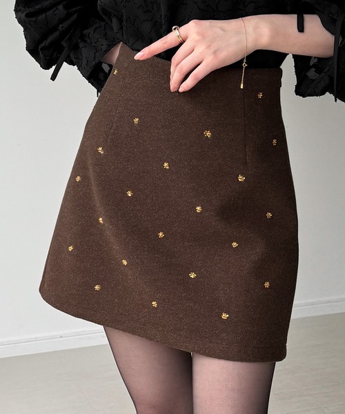 junoah(ジュノア)の「ウールライクビジューミニスカート(スカート・レディース・チャコール/ブラック/ブラウン・LARGE/MEDIUM/SMALL)」の8枚目の写真
