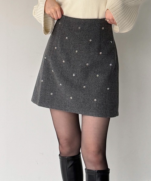 junoah(ジュノア)の「ウールライクビジューミニスカート(スカート・レディース・チャコール/ブラック/ブラウン・LARGE/MEDIUM/SMALL)」の15枚目の写真