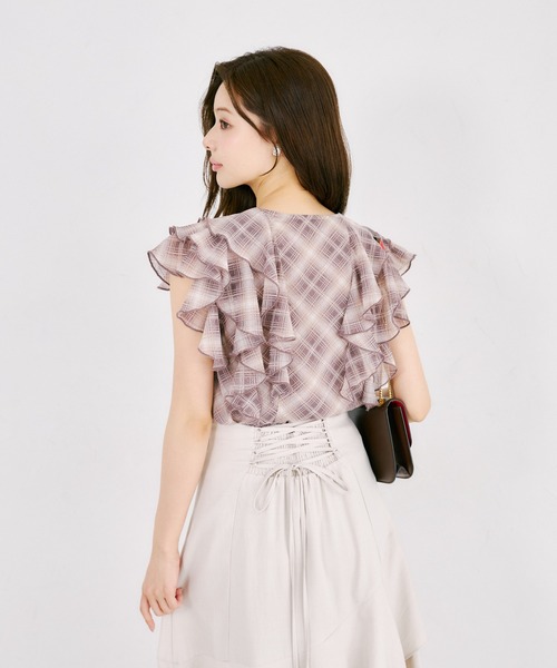 tocco closet（トッコ　クローゼット）の「ハート釦シャドーチェックラッフルフリルブラウス（シャツ/ブラウス・レディース・ブラック/モカ・M）」の15枚目の写真