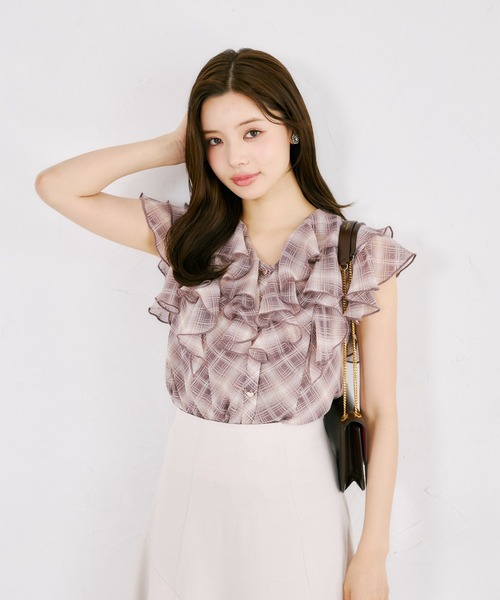 tocco closet（トッコ　クローゼット）の「ハート釦シャドーチェックラッフルフリルブラウス（シャツ/ブラウス・レディース・ブラック/モカ・M）」の13枚目の写真