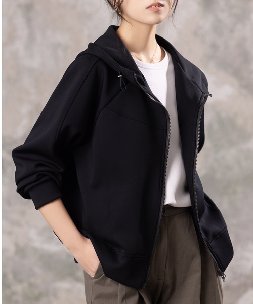 LUCPY(ラクピー)の「オーバーサイズジップパーカー(パーカー・レディース・ブラック・SMALL/X-LARGE/LARGE/MEDIUM)」の2枚目の写真
