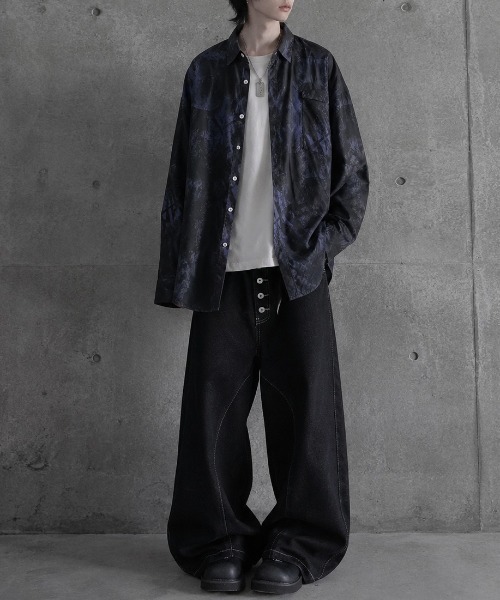 SHIBUYA Zy.(シブヤジー)の「Blue Eclipse オーバーサイズ総柄シャツ(シャツ/ブラウス・メンズ・ブルー/パープル・L/M/XL)」の3枚目の写真