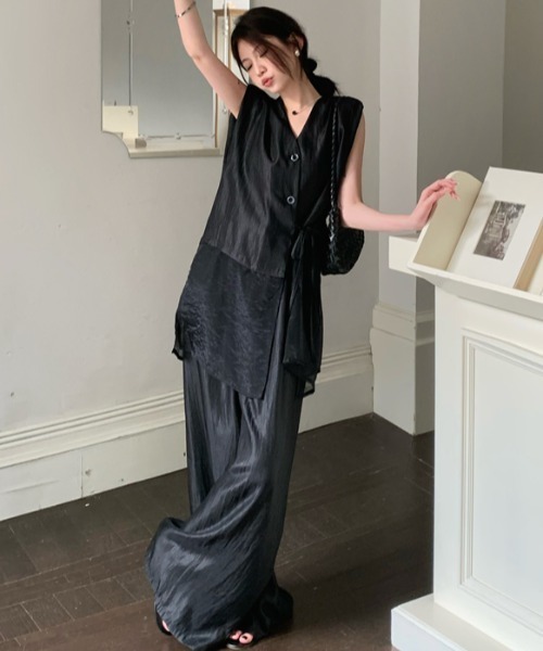 Aelina(エリナ)の「チュール切り替えVネックトップス&ワイドパンツセットアップ(セットアップ・レディース・ブルーグレー/アイボリー/ブラック・FREE)」の2枚目の写真