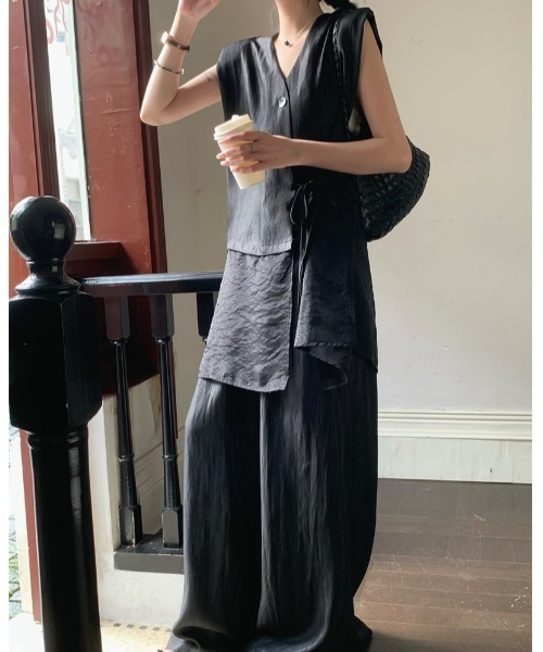Aelina(エリナ)の「チュール切り替えVネックトップス&ワイドパンツセットアップ(セットアップ・レディース・ブルーグレー/アイボリー/ブラック・FREE)」の8枚目の写真