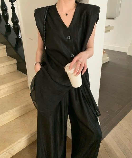 Aelina(エリナ)の「チュール切り替えVネックトップス&ワイドパンツセットアップ(セットアップ・レディース・ブルーグレー/アイボリー/ブラック・FREE)」の6枚目の写真