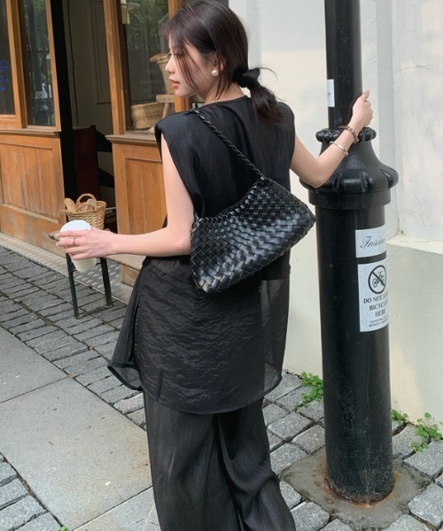 Aelina(エリナ)の「チュール切り替えVネックトップス&ワイドパンツセットアップ(セットアップ・レディース・ブルーグレー/アイボリー/ブラック・FREE)」の10枚目の写真