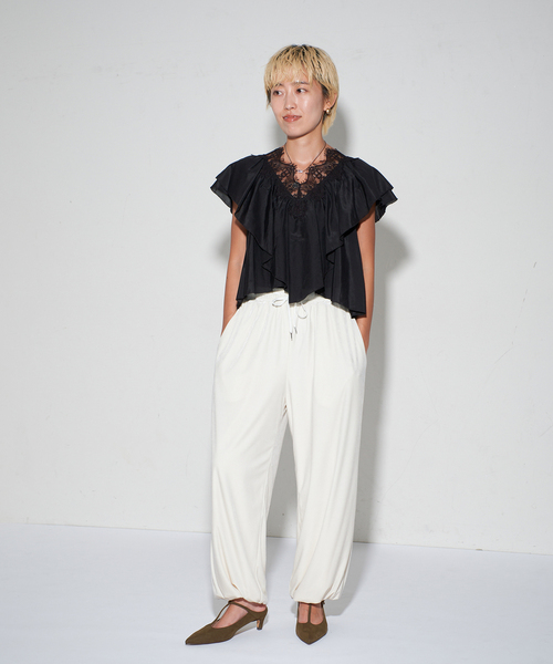GRISE(グリーズ)の「《WEB+一部店舗限定》GRISE4.5cmポインテッドTストラップミュール(パンプス・レディース・ブラック/ブラウン/ベージュ系その他・SMALL/MEDIUM/LARGE/X-LARGE)」の7枚目の写真
