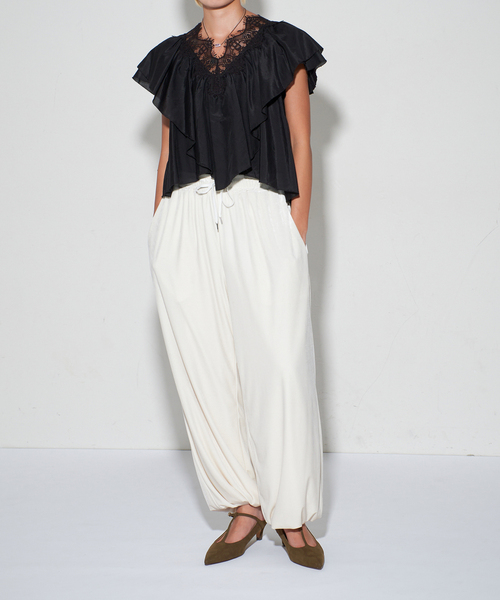 GRISE(グリーズ)の「《WEB+一部店舗限定》GRISE4.5cmポインテッドTストラップミュール(パンプス・レディース・ブラック/ブラウン/ベージュ系その他・SMALL/MEDIUM/LARGE/X-LARGE)」の8枚目の写真
