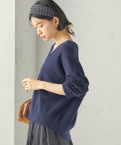 SHIPS(シップス)の「〈手洗い可能〉ウール カシミヤ V ネック プルオーバー(ニット/セーター・レディース・ブラウン/ネイビー/グレー/クリーム・ONE SIZE)」の4枚目の写真