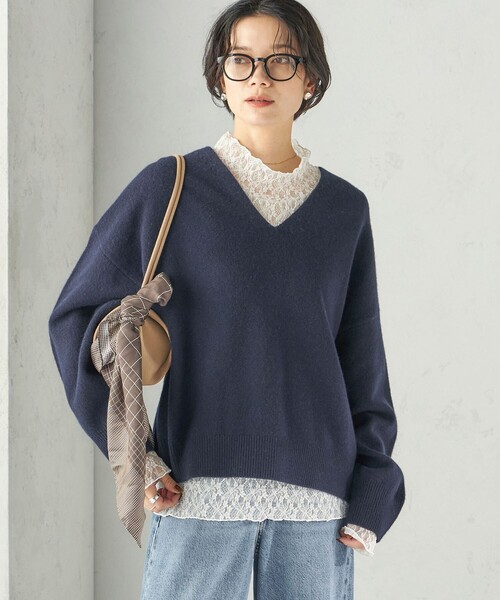 SHIPS(シップス)の「〈手洗い可能〉ウール カシミヤ V ネック プルオーバー(ニット/セーター・レディース・ブラウン/ネイビー/グレー/クリーム・ONE SIZE)」の11枚目の写真