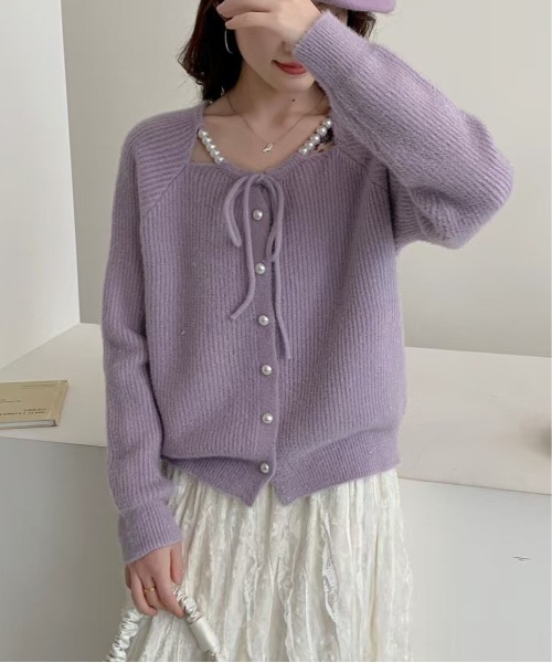 &soiree(アンドソワレ)の「ネックパール付きフロントリボンワイドリブニットカーディガン(カーディガン/ボレロ・レディース・オフホワイト/グレー/ブルー/パープル/イエロー/ピンク/レッド・FREE)」の4枚目の写真