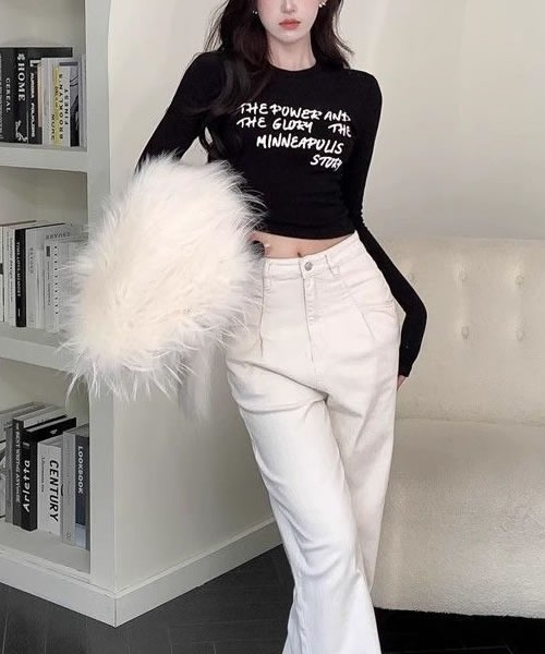 Pittok(ピットク)の「クロップド丈 英文字プリント柄長袖ロングTシャツ(Tシャツ/カットソー・レディース・グレー/ブラック・MEDIUM)」の4枚目の写真