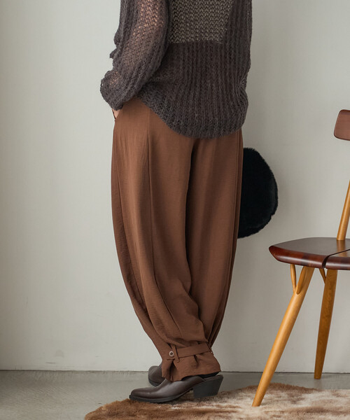 FREAK'S STORE(フリークスストア)の「とろみバルーンパンツ/ジョーゼット バルーンパンツ(その他パンツ・レディース・キャメル/ブラック/ワインレッド・フリ-)」の1枚目の写真