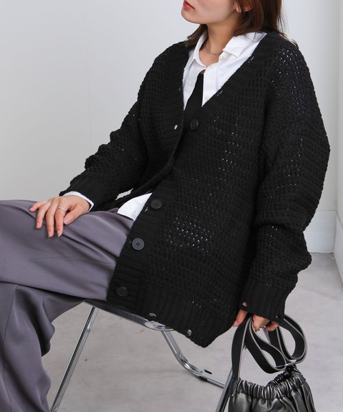 Seop(セオピ)の「オーバーシルエットビッグサイズVネック ニットカーディガン(カーディガン/ボレロ・レディース・ワインレッド/ベージュ/ブラウン/グレー/ブラック・M)」の2枚目の写真