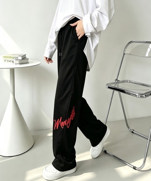 Miniministore(ミニミニストア)の「スウェットパンツプリントロゴボトムス脚長(スウェットパンツ・レディース・ライトグレー/ブラック/アイボリー・FREE)」の1枚目の写真
