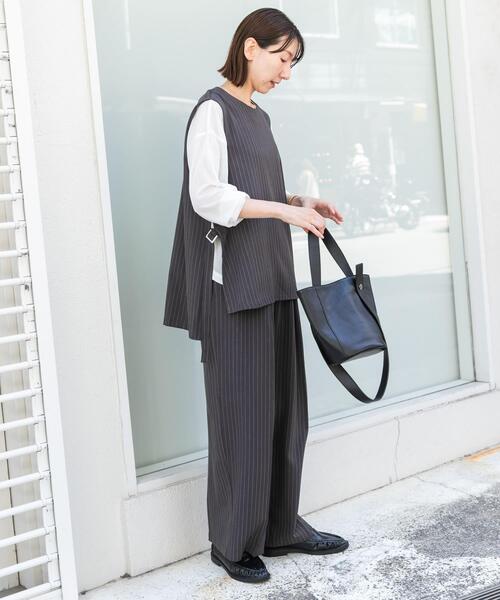 ITEMS URBANRESEARCH(アイテムズ アーバンリサーチ)の「ピンストライプベストパンツセット(セットアップ・レディース・ベージュ/チャコールグレー・FREE)」の5枚目の写真