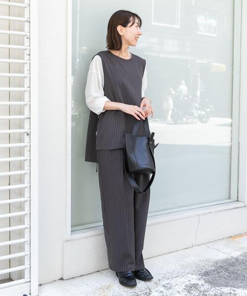 ITEMS URBANRESEARCH(アイテムズ アーバンリサーチ)の「ピンストライプベストパンツセット(セットアップ・レディース・ベージュ/チャコールグレー・FREE)」の8枚目の写真