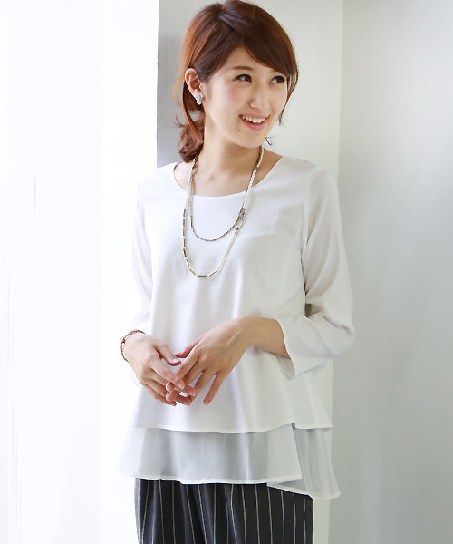 REAL CUBE（リアルキューブ）の「REAL CUBE バックデザインティアードトップス（Tシャツ/カットソー・レディース・オフホワイト/ネイビー/ピンクベージュ・M）」の2枚目の写真