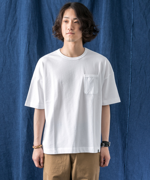 WORK NOT WORK URBAN RESEARCH(ワークノットワークアーバンリサーチ)の「WORK NOT WORK ルーズフィットポケットTee(Tシャツ/カットソー・メンズ・イエロー/ホワイト/ピンク/グリーン/ブルー/ブラック・MEDIUM/SMALL/LARGE)」の15枚目の写真