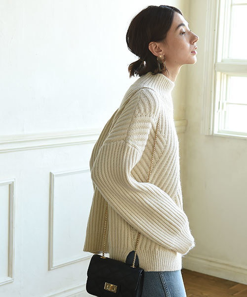 marjour（マージュール）の「DIAGONAL LIB KNIT（ニット/セーター・レディース・アイボリー/グレイッシュベージュ/ベージュ・M/MEDIUM）」の10枚目の写真