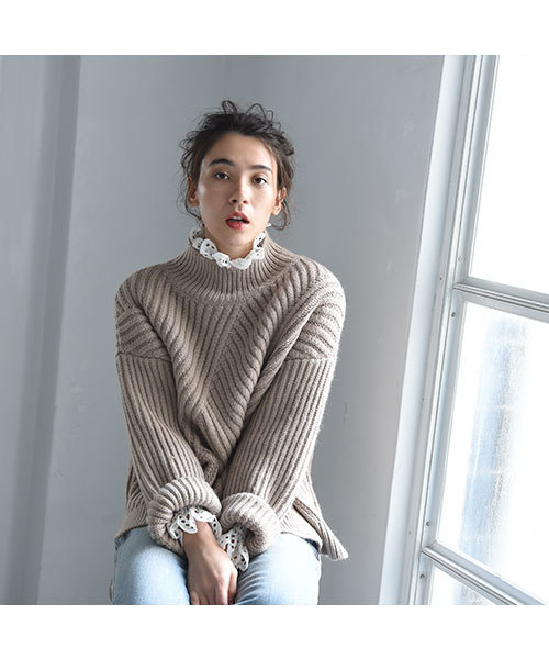 marjour（マージュール）の「DIAGONAL LIB KNIT（ニット/セーター・レディース・アイボリー/グレイッシュベージュ/ベージュ・M/MEDIUM）」の6枚目の写真