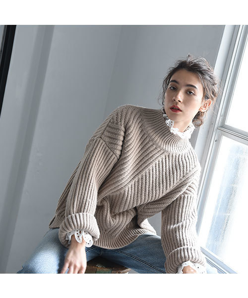 marjour（マージュール）の「DIAGONAL LIB KNIT（ニット/セーター・レディース・アイボリー/グレイッシュベージュ/ベージュ・M/MEDIUM）」の16枚目の写真