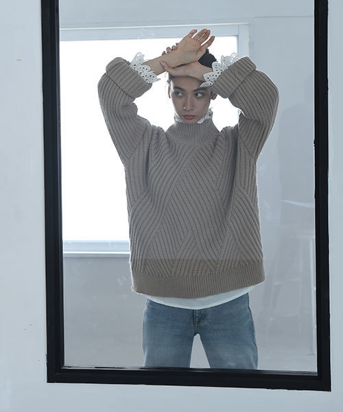 marjour（マージュール）の「DIAGONAL LIB KNIT（ニット/セーター・レディース・アイボリー/グレイッシュベージュ/ベージュ・M/MEDIUM）」の18枚目の写真