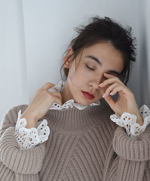 marjour（マージュール）の「DIAGONAL LIB KNIT（ニット/セーター・レディース・アイボリー/グレイッシュベージュ/ベージュ・M/MEDIUM）」の11枚目の写真