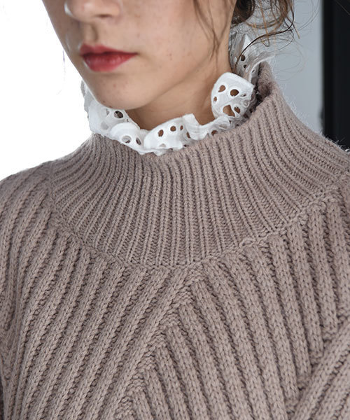 marjour（マージュール）の「DIAGONAL LIB KNIT（ニット/セーター・レディース・アイボリー/グレイッシュベージュ/ベージュ・M/MEDIUM）」の9枚目の写真