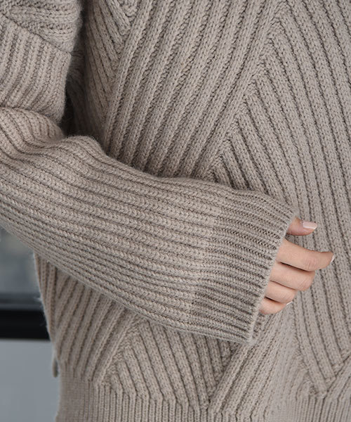 marjour（マージュール）の「DIAGONAL LIB KNIT（ニット/セーター・レディース・アイボリー/グレイッシュベージュ/ベージュ・M/MEDIUM）」の7枚目の写真