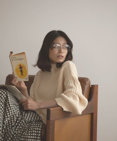 marjour（マージュール）の「DIAGONAL LIB KNIT（ニット/セーター・レディース・アイボリー/グレイッシュベージュ/ベージュ・M/MEDIUM）」の2枚目の写真