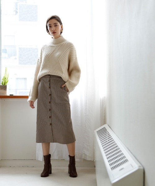 marjour（マージュール）の「DIAGONAL LIB KNIT（ニット/セーター・レディース・アイボリー/グレイッシュベージュ/ベージュ・M/MEDIUM）」の21枚目の写真