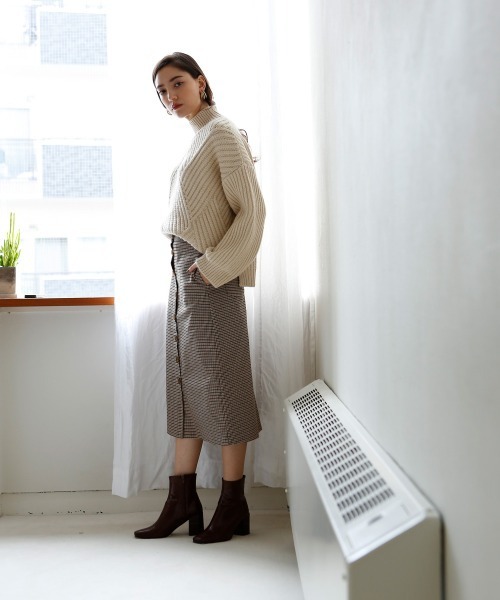 marjour（マージュール）の「DIAGONAL LIB KNIT（ニット/セーター・レディース・アイボリー/グレイッシュベージュ/ベージュ・M/MEDIUM）」の22枚目の写真