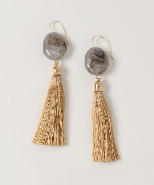 TONE SELECT GOODS(トーンセレクトグッズ)の「【glou】Fake Stone Long Tassel Pierce(ピアス(両耳用)・レディース・ブラウン/グレー/レッド/グリーン/ブルー/クリーム/ライトブルー/ベージュ/ピンク/ゴールド系その他/スカイブルー/カーキ・FREE)」の3枚目の写真