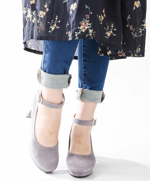 WEGO（ウィゴー）の「WEGO/ストラップパンプス（パンプス・レディース・ブラック/ダークインディゴブルー/キャメル/グレー/レッド/ブラック系その他・LARGE/MEDIUM）」の4枚目の写真