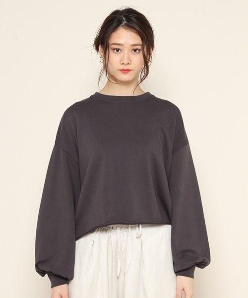 PAGEBOY（ページボーイ）の「ウラケボリュームスリーブスウェット（スウェット・レディース・ブラック/オフホワイト/オリーブ/クリーム・FREE）」の11枚目の写真